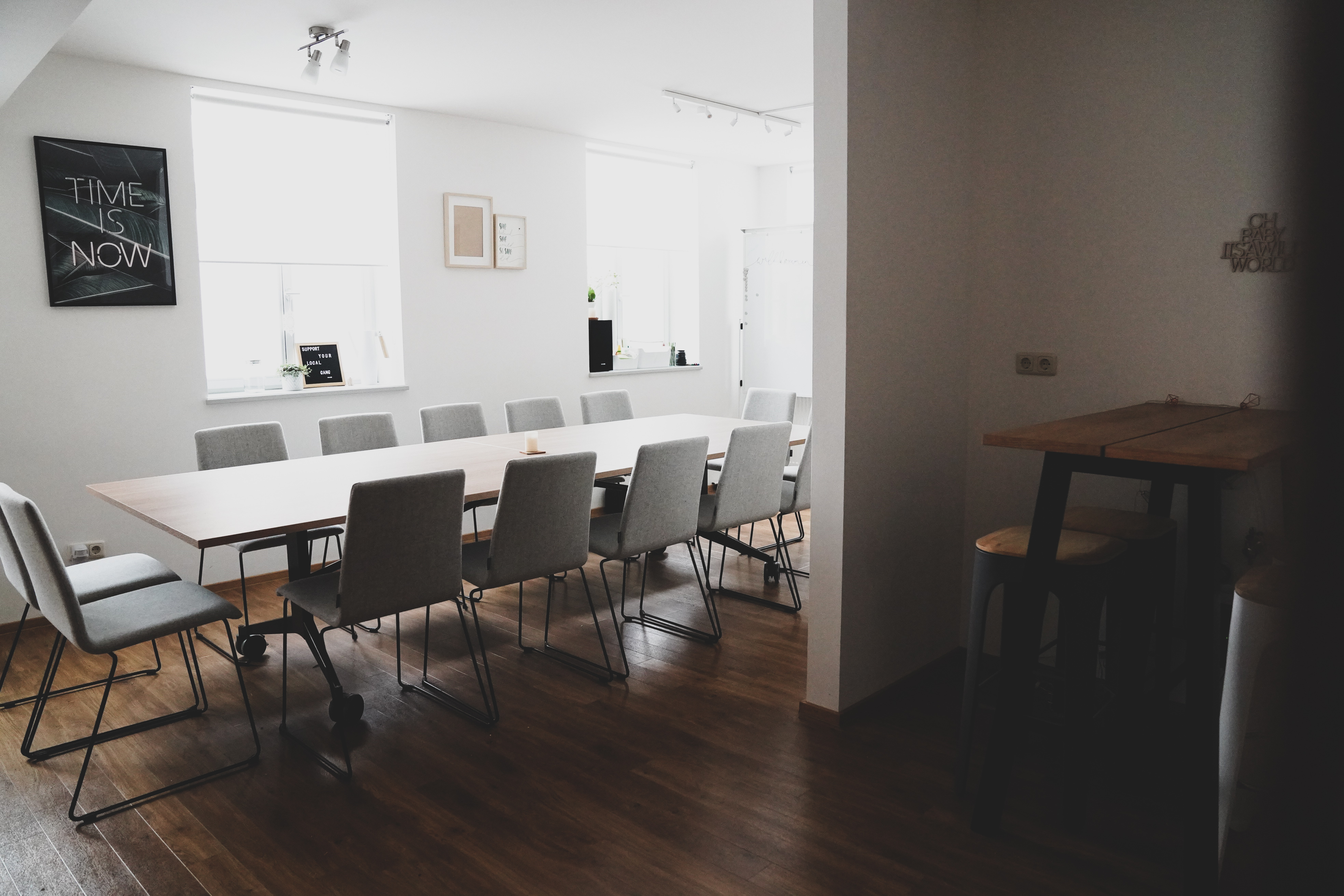 Coworking Space - Der etwas andere Konferenzraum mit Ecken zum Wohlfühlen. - FEM{ME}SPACE Bamberg